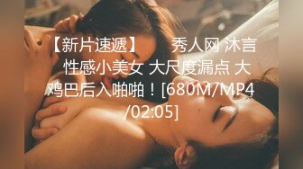 开档牛仔裤清纯又骚美女，和男友居家操逼，舔屌吸吮口活很棒