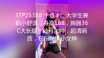 呆萌小少妇太不讲卫生了，对着镜头尿尿给狼友看，全程露脸大秀直播，揉奶抠逼撩骚狼友大鸡巴，叫的好骚啊