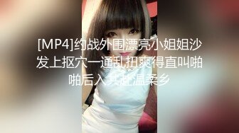 高档酒店固定摄像头 偷拍两个漂亮美女其中一个有做演员的天赋