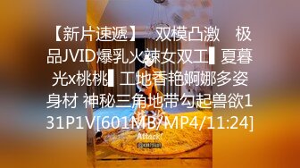 [MP4/ 357M] 激情3P骚熟女,洗完澡两根JB轮着舔一个侧入一个插嘴,扛起双腿进出撞击猛操