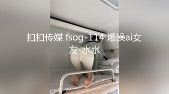 来商场逛累了的少妇拉大号