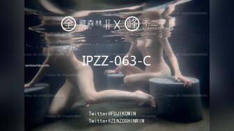 接甜美的小女友下班，女：不去酒店了，今天玩车震好不好。男：大白天，玩这么刺激？女友甜美的声音，娇喘非常给力！