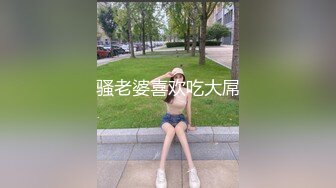 香港夜店厕所 发现男女在啪啪 操的正起劲突然被发现上面有人再看 直接逼也不操了要来抢手机！