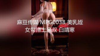 KTV厕所偷拍喝醉的美女趴在马桶上吐✿来个捡尸的屌丝男把她内裤脱了想上她