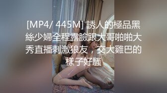 长相可爱的长发纹身妹妹，年纪轻轻巨乳吊钟奶子，口活技术精湛