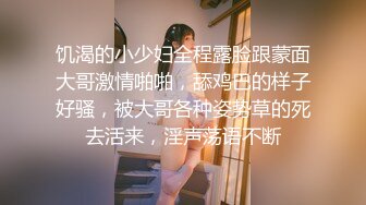 兄弟出差，让我照顾一下他女朋友，买点水果去到家里，就被她女友把我给摁下狠狠艹了一次！屁股是真的漂亮！