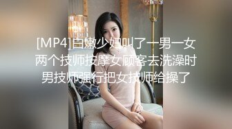 微胖老婆前后夹击被操