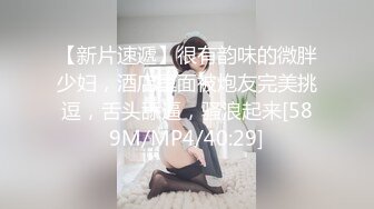 【ErstiesVIP资源】印度书呆子美女收到的礼物居然是个震动棒，圣诞老人可真照顾她